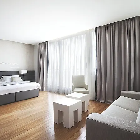 Hotel Radisson Blu Majestic 4*